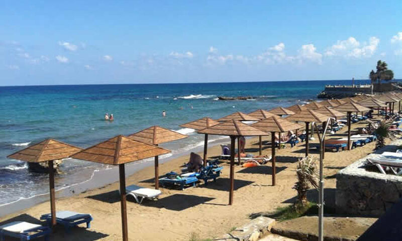 La Hotel & Resort