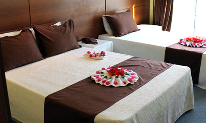 La Hotel & Resort