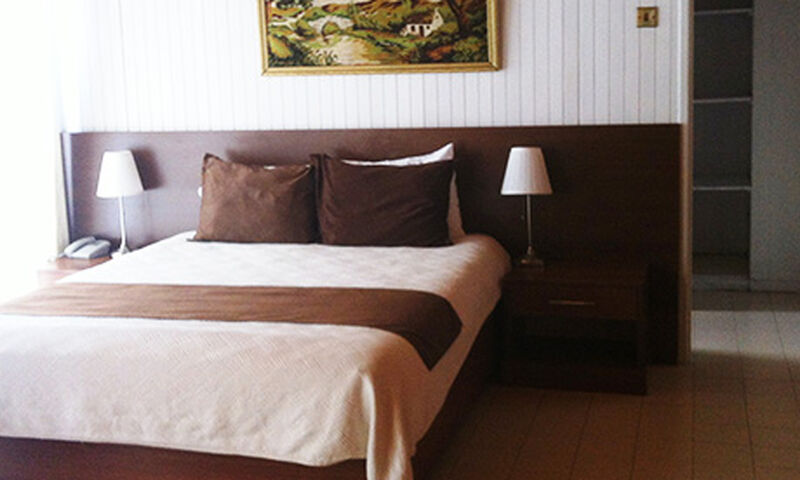 La Hotel & Resort