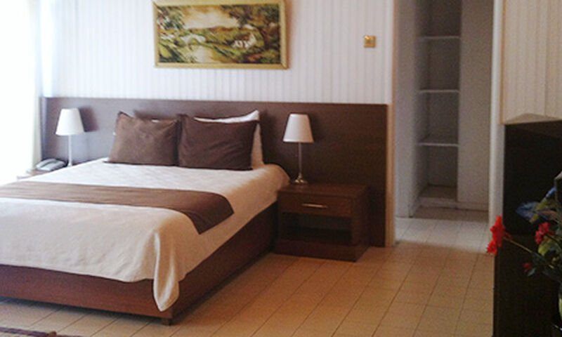 La Hotel & Resort