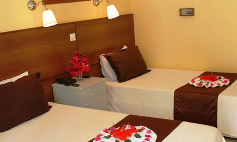 La Hotel & Resort
