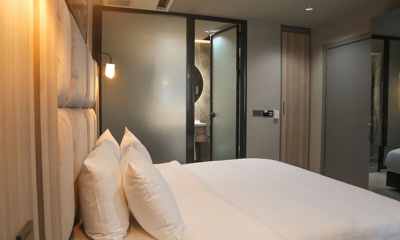 Pasaport Pier Hotel