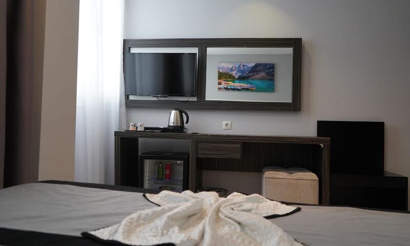 Pasaport Pier Hotel