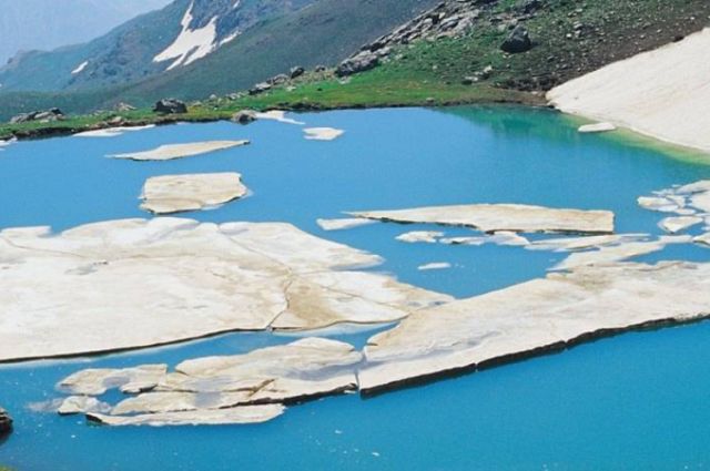 İzmir Çıkışlı Uçaklı Van Hakkari Şırnak Mardin turu