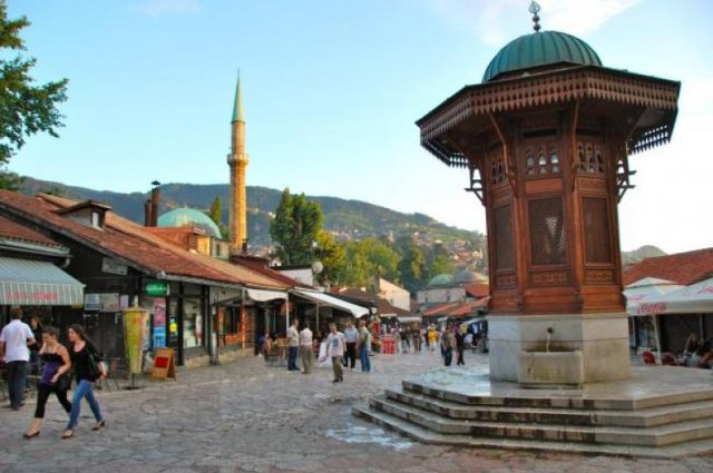 İzmir Çıkışlı Kosovalı Büyük Balkanlar Turu Corendon Hava Yolları ile Extra Turlar ve Akşam Yemekleri Dahil