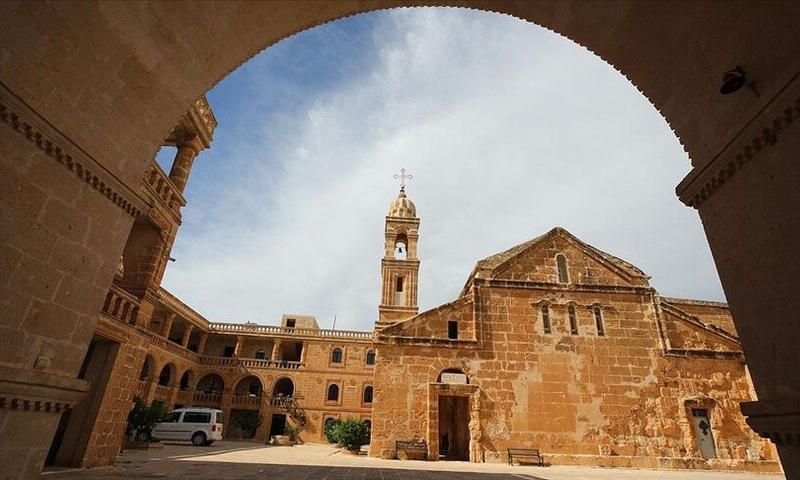 Uçaklı Butik Mardin Turu